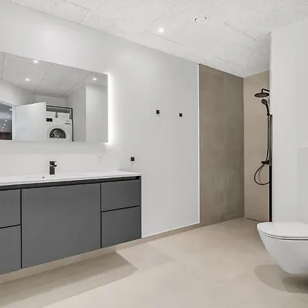 In With Private Swimming Pool, Be Inside Or Outside Эбельтофт